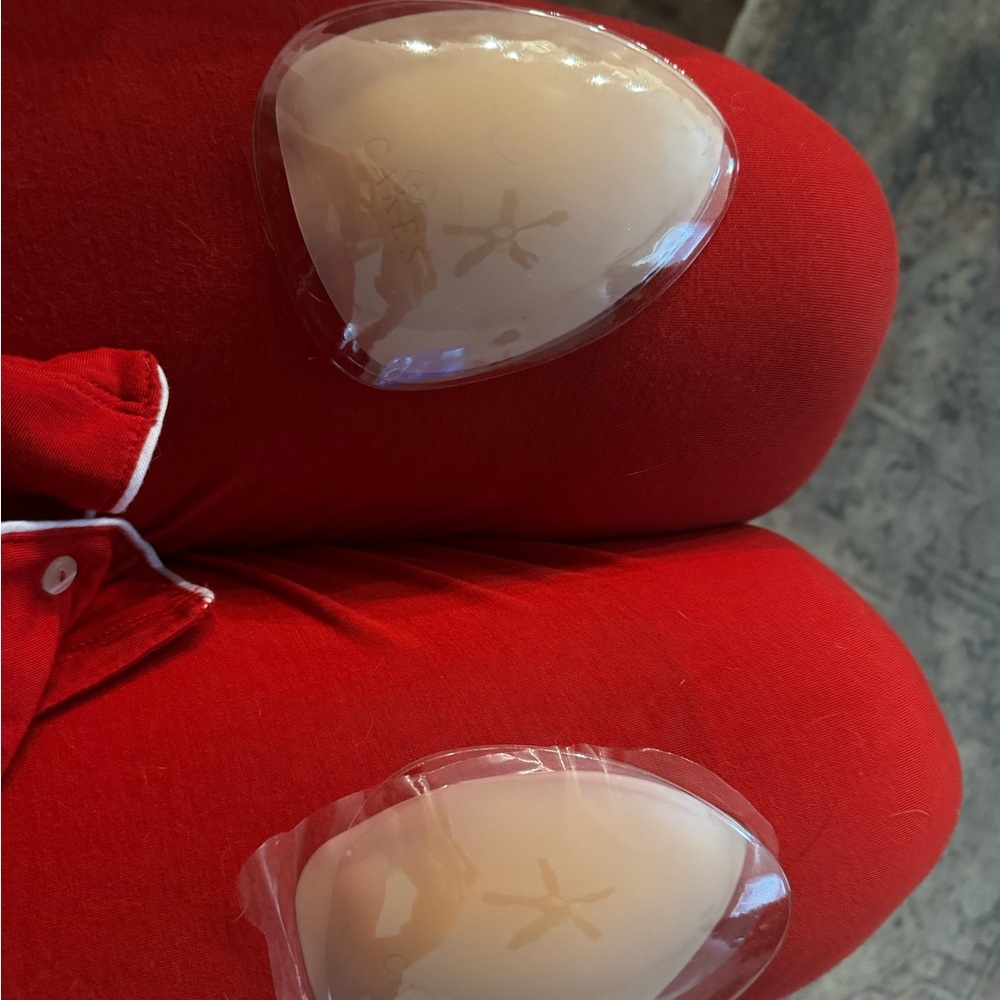 Seamless Adhesive Bra in Cream